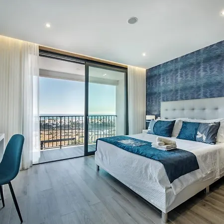 Sleeps 12 Pool Air Con Wifi
