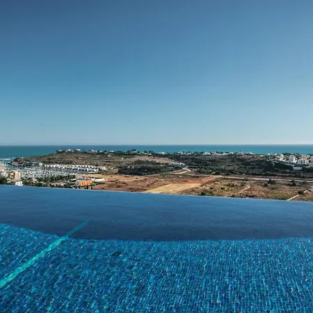 Sleeps 12 Pool Air Con Wifi