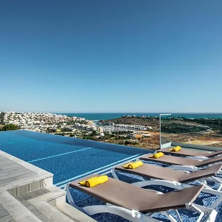 Sleeps 12 Pool Air Con Wifi *