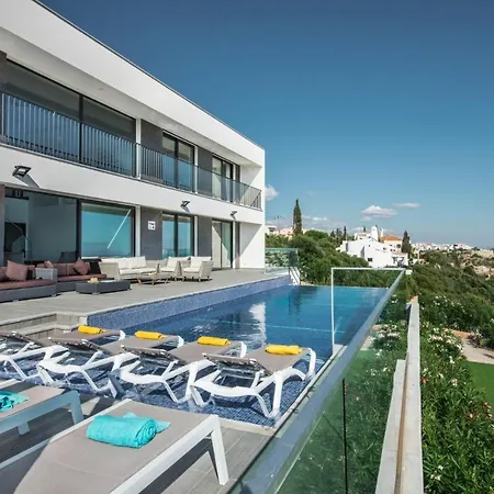 Sleeps 12 Pool Air Con Wifi Albufeira